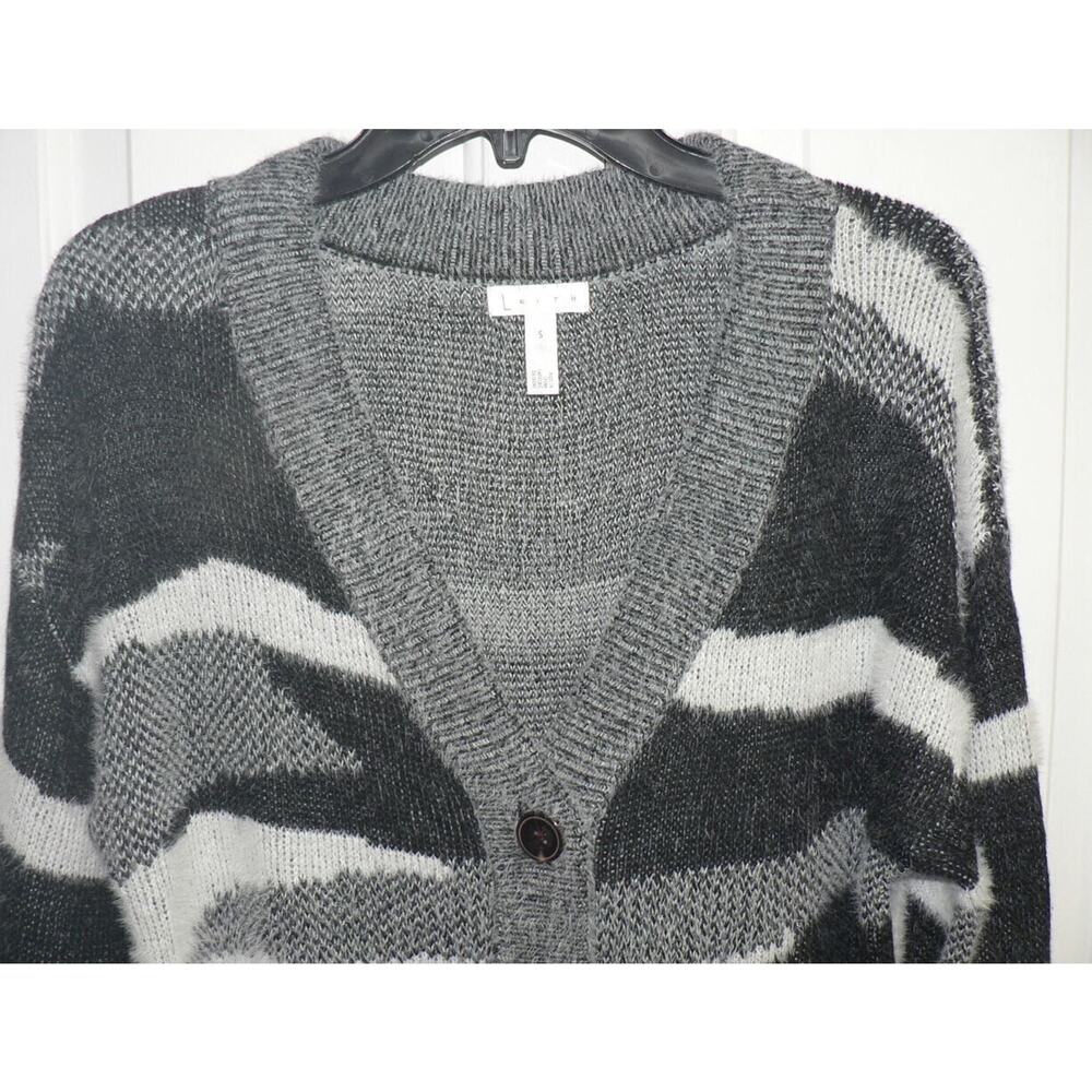 Leith Women's V-Neck Button Front Cardigan in Black Zebra Jacquard Small $55 - Picture 4 of 5